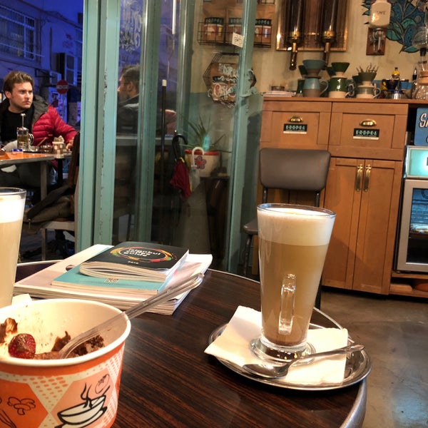 11/11/2018에 Elza S.님이 Kropka Coffee&amp;Bakery에서 찍은 사진