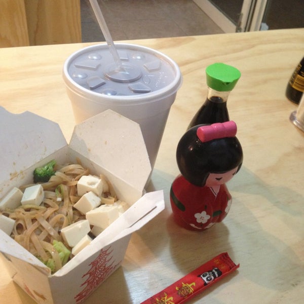 3/25/2013にOscarがHappy Panda Noodlesで撮った写真