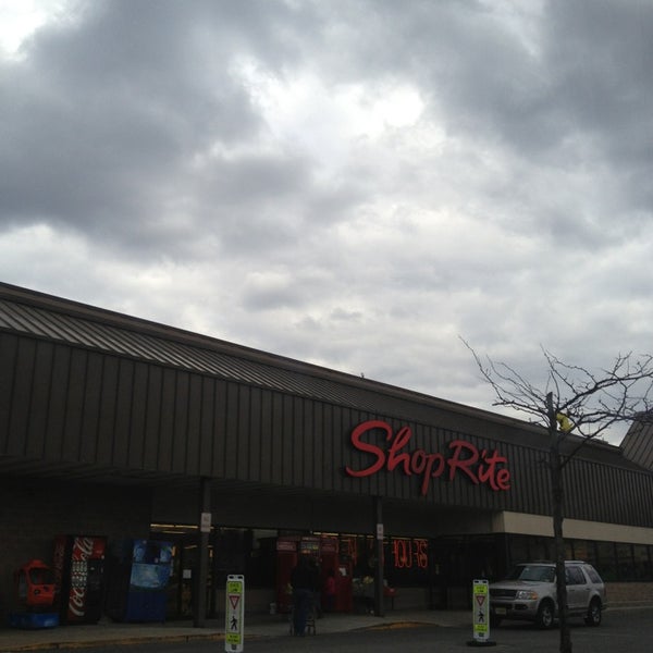 3/29/2013에 Mayuri님이 ShopRite of Spotswood에서 찍은 사진