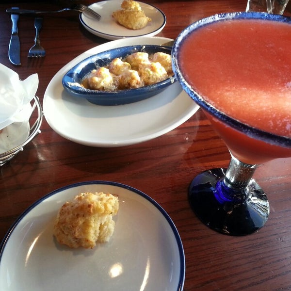 Photo taken at Red Lobster by Bobby F. on 4/6/2013