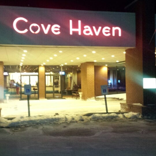 Photo taken at Cove Haven Entertainment Resorts by Allen S. on 3/7/2014