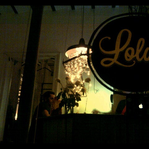 Photo prise au Bar Lola par Lipe F. le4/12/2013