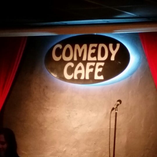 Foto tirada no(a) Comedy Cafe por Pam B. em 5/29/2014