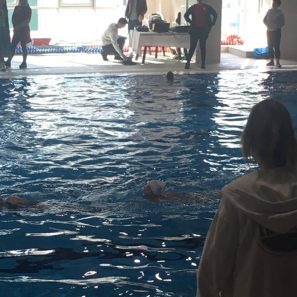 Foto tirada no(a) Burhan Felek | Yüzme Havuzu por Sabri Ö. em 4/22/2018