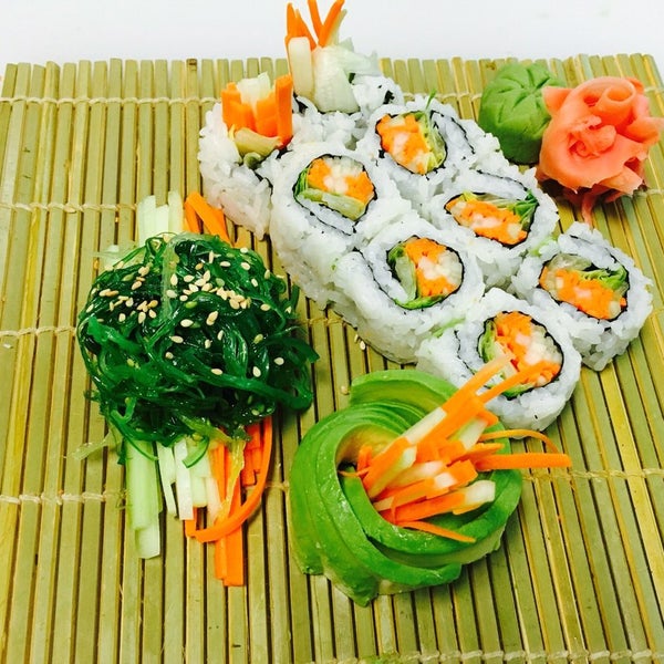 Снимок сделан в Yami Yami Grill &amp; Sushi Express пользователем Yami Yami Grill &amp; Sushi Express 8/22/2016