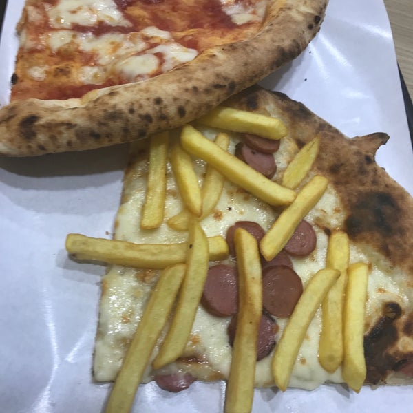 4/21/2019 tarihinde Stefan C.ziyaretçi tarafından Mamma Mia Pizza &amp; FastGood'de çekilen fotoğraf