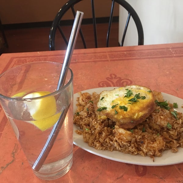 Tangerine Cafe Thai Restaurant in Cary