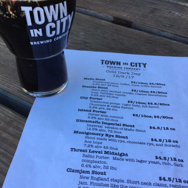 รูปภาพถ่ายที่ Town in City Brewing Company โดย Dustin K. เมื่อ 12/9/2017