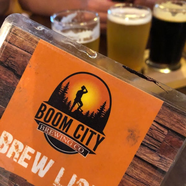 Photo prise au Boom City Brewing Company par Dennis M. le6/29/2019