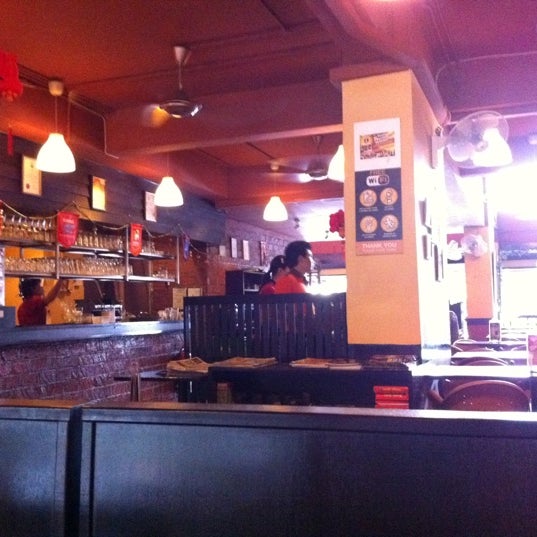 2/16/2011 tarihinde Jefferson L.ziyaretçi tarafından Station 1 Cafe'de çekilen fotoğraf