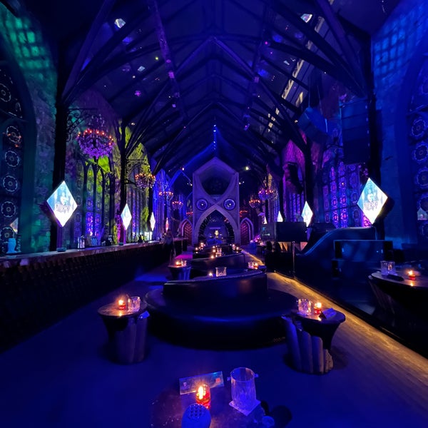 MIRROR Club & Lounge Jl. Petitenget no.106, Kerobokan