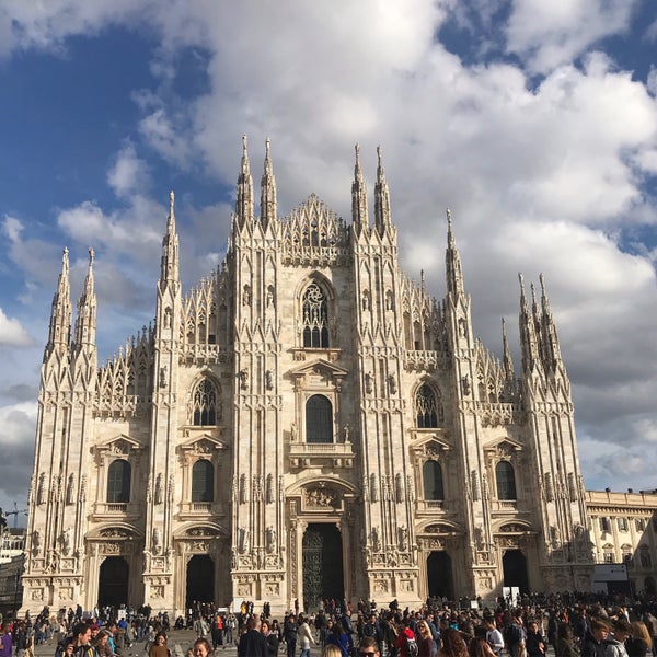 Photo taken at Piazza del Duomo by kawatuk26 on 11/11/2018