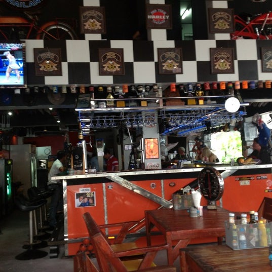 Nicky's Handlebar Pub