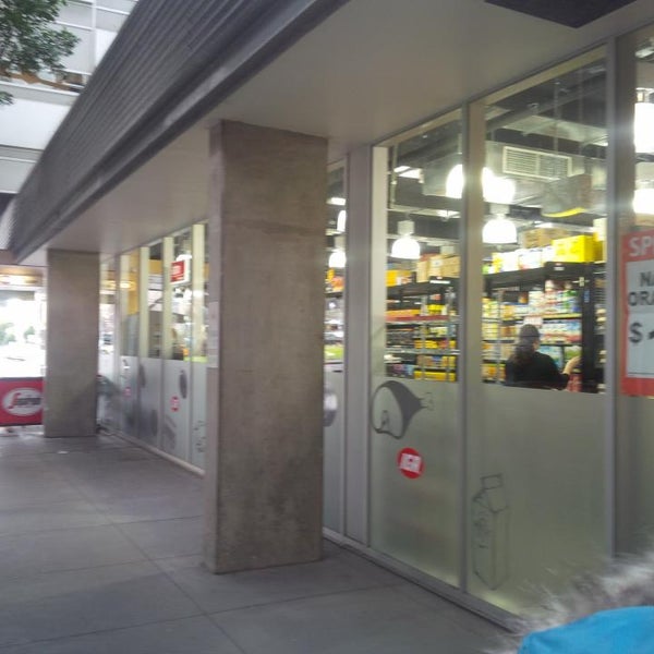 East Melbourne IGA 416446 Victoria Pde