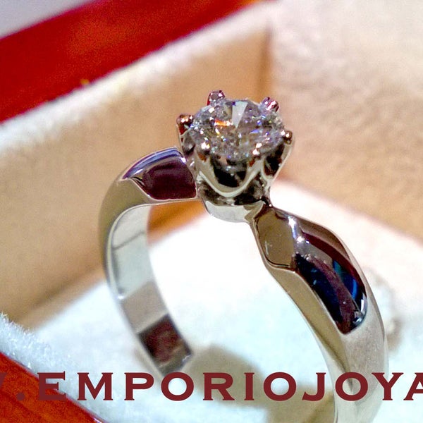 Foto scattata a Emporio Joyas da Emporio Joyas il 8/12/2016