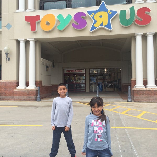 Toys"R"Us (Now Closed) Toy Store in Atlanta