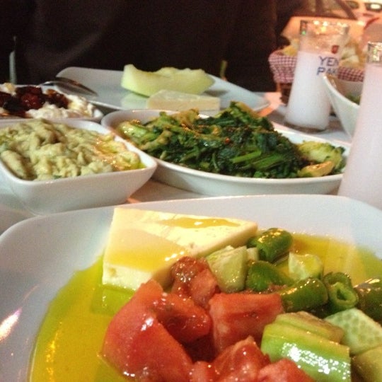 Foto diambil di Kalispera Restaurant oleh Başak E. pada 11/28/2012