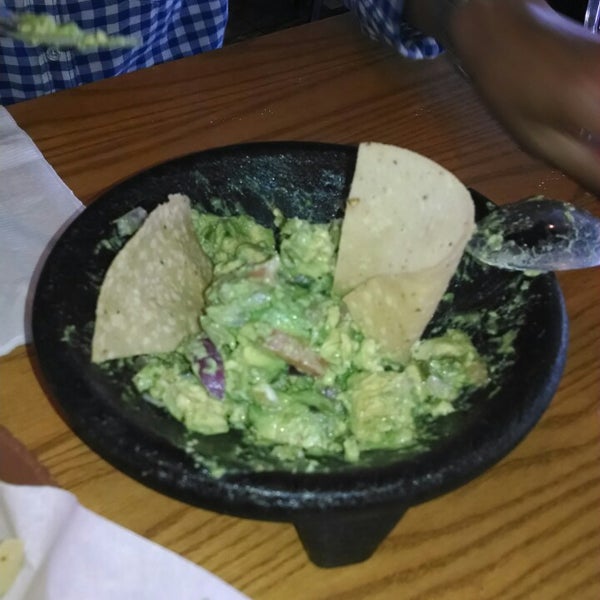 Photo taken at Chili&#39;s Grill &amp; Bar by Jason H. on 5/26/2014