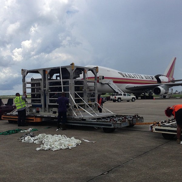 7/14/2013 tarihinde Chris C.ziyaretçi tarafından Louis Armstrong New Orleans Uluslararası Havalimanı (MSY)'de çekilen fotoğraf