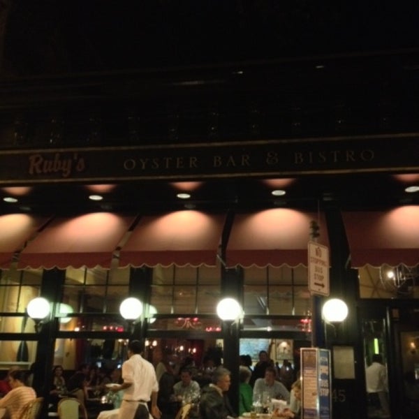 5/18/2013 tarihinde Kevin G.ziyaretçi tarafından Ruby&#39;s Oyster Bar &amp; Bistro'de çekilen fotoğraf