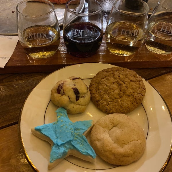 Loved the Christmas cookie/wine pairing and will do more of these events in future. Both times I have been here service is really slow.