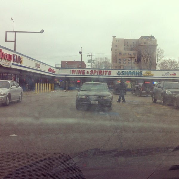 Foot Locker - East Garfield Park - 0 tips