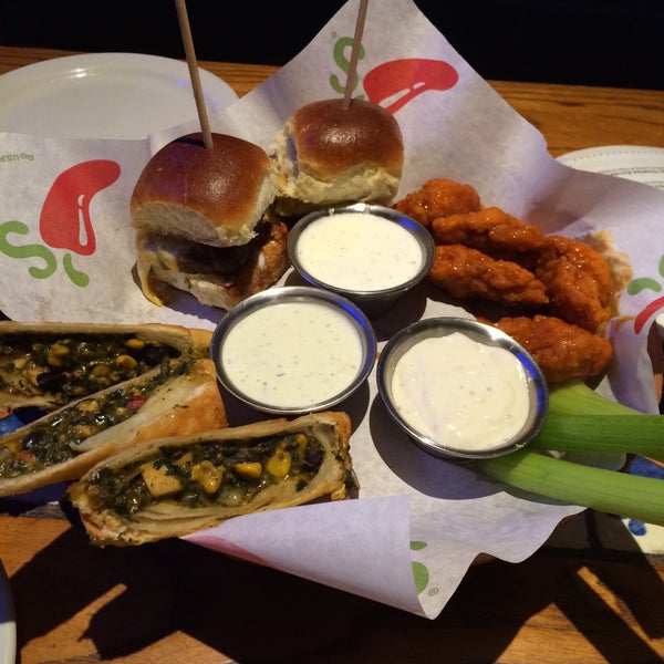 Photo taken at Chili&#39;s Grill &amp; Bar by Mohammed on 12/31/2014