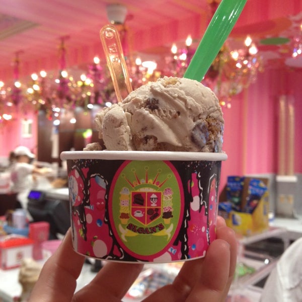 12/22/2013에 Danielle F.님이 Sloan&#39;s Ice Cream - Delray에서 찍은 사진