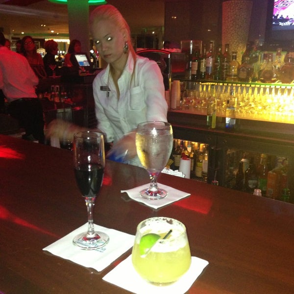 3/8/2013にЗояがLobby Barで撮った写真