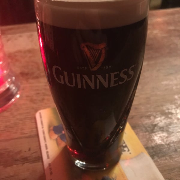 Foto diambil di Delaney&#39;s Irish Pub &amp; Restaurant oleh Bjorn P. pada 1/31/2018