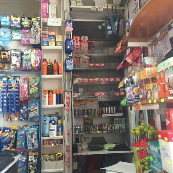 нова маркет. продуктовый минимаркет. Market эмблема. маркет бок. красивые магазины продуктов.