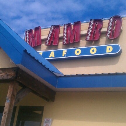 Photo taken at Mambo Seafood by Kindle C. on 10/8/2012