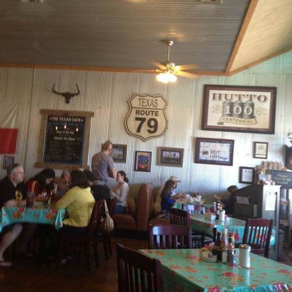 Снимок сделан в Texan Cafe &amp; Pie Shop пользователем Veronica B. 3/10/2013