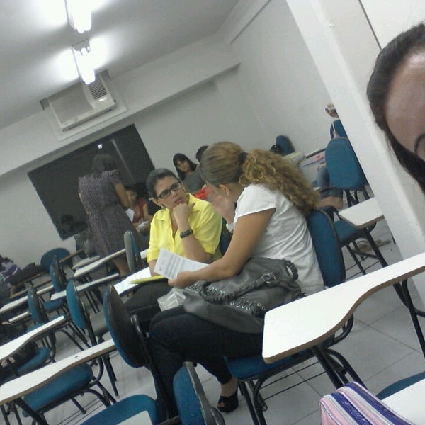 3/18/2013にRossana Líbia A.がFaculdade Boa Viagem - Campus Boa Vistaで撮った写真