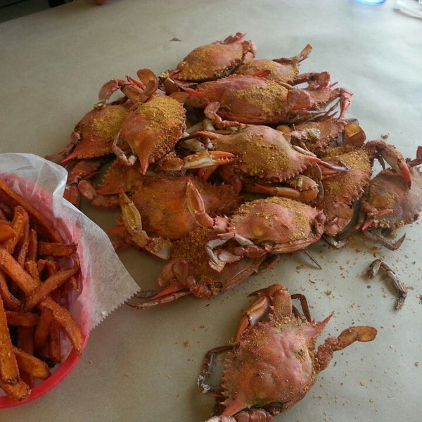 7/17/2013 tarihinde Jasmine H.ziyaretçi tarafından Crab Corner'de çekilen fotoğraf