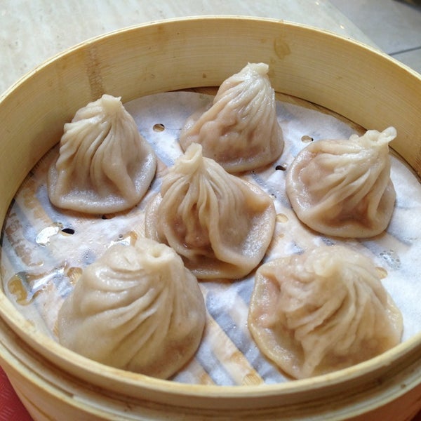 Foto tirada no(a) 上海人家 Shanghai Family Dumpling por John em 12/19/2012