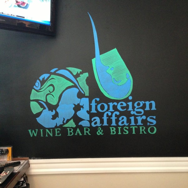Снимок сделан в Foreign Affairs Wine Bar and Bistro пользователем Matt R. 6/2/2013