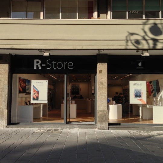 Сайт r store. Сайт r store
