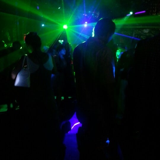 12/7/2012 tarihinde Audisshhziyaretçi tarafından Insomnia Night Club'de çekilen fotoğraf