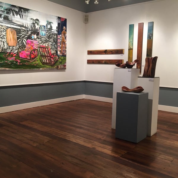 Es gallery studios. выставка минимализм. Tiny exhibition. арт галерея дизайн. музей ильдара зарипова.