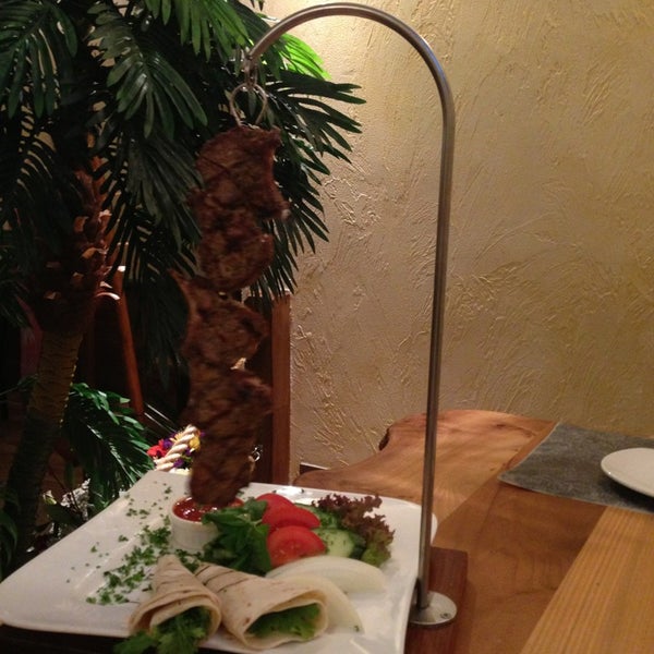 Foto diambil di Admiral Restaurant oleh Sikoka pada 9/28/2013