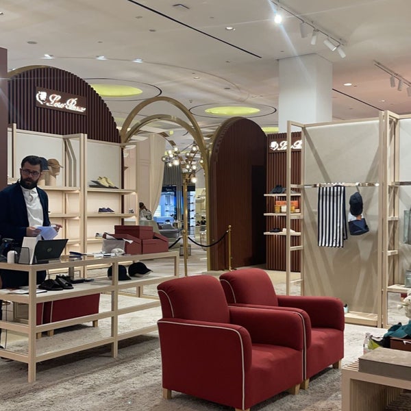 Loro piana в дубае. Loro piana пакет. Loro piana dubai. Loro piana dubai.
