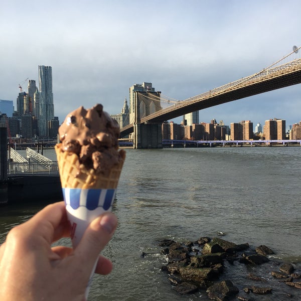 Foto tirada no(a) Brooklyn Ice Cream Factory por Tsyki em 11/7/2018