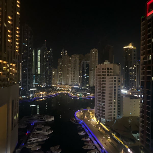 Foto scattata a Address Dubai Marina da OSK 🏌🏼‍♂️ il 12/13/2023
