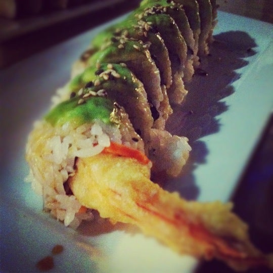 Снимок сделан в The Sushi Place &amp; Patio Lounge пользователем DIANE S. 10/28/2012
