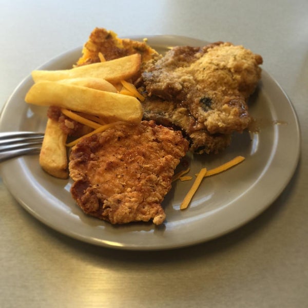 Photos at Fountain Dining Hall College Cafeteria