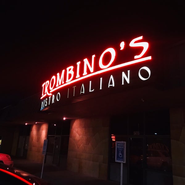 รูปภาพถ่ายที่ Trombino&#39;s Bistro Italiano โดย Eric R. เมื่อ 9/4/2019