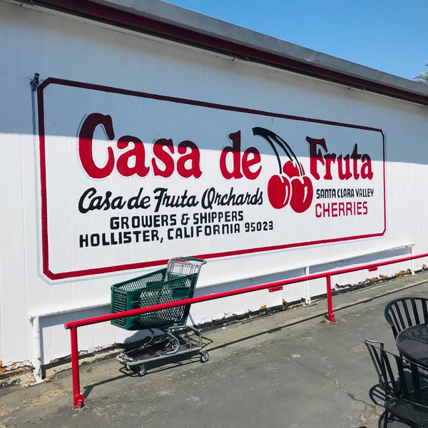Photo taken at Casa de Fruta by Eric R. on 7/1/2020