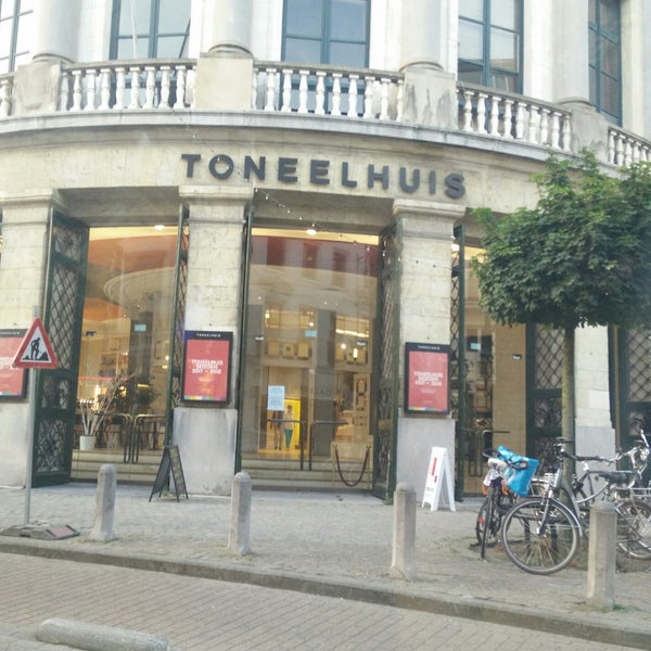 6/21/2017にAnnelies T.がToneelhuis (Bourla Schouwburg)で撮った写真