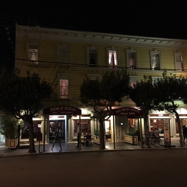 11/15/2014 tarihinde Nicholas O.ziyaretçi tarafından The San Remo Hotel'de çekilen fotoğraf
